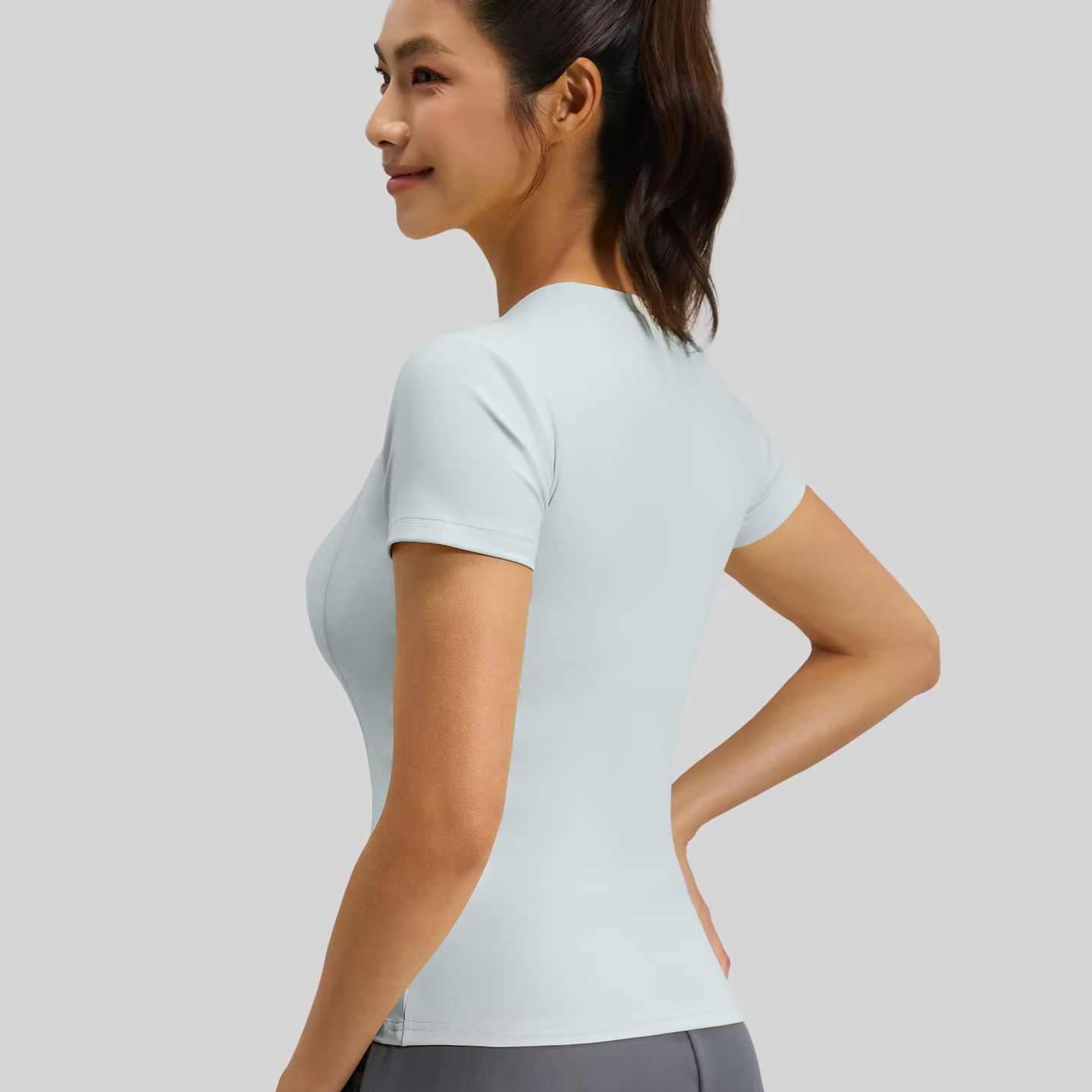 قميص يوجا نسائي ضيق سريع الجفا - مراجعة T Shirt Tight Fit وسعره